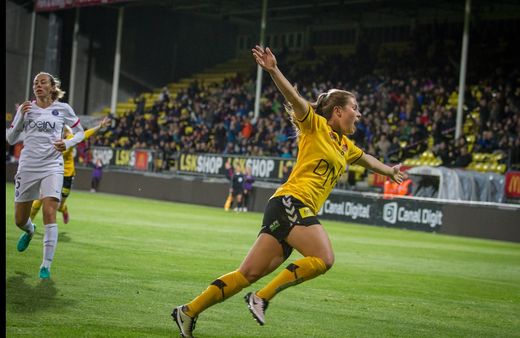 JorgenKnutsen's tweet photo. På denne dag i 2016. LSK Kvinner - PSG Féminines 3-1 på Åråsen i Champions League. 
Stor kveld. @LSKKvinner @EmilieHaavi @KnudsenMonica 

Foto: @knuthsolberg https://t.co/RtZb7iBcKv