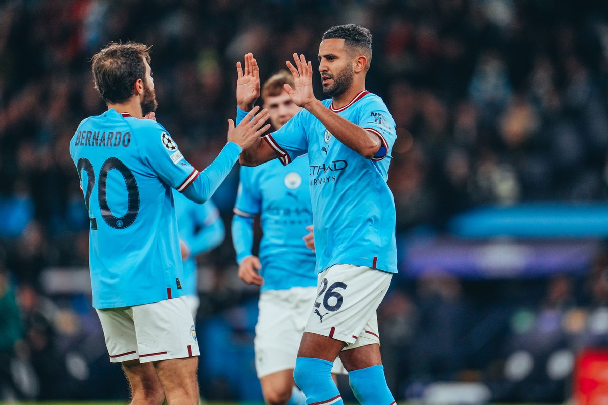 ManCity's tweet photo. A perfect night under the lights! ✨

🔵 5-0 ⚫️ #ManCity https://t.co/k1DXn8j8p4
