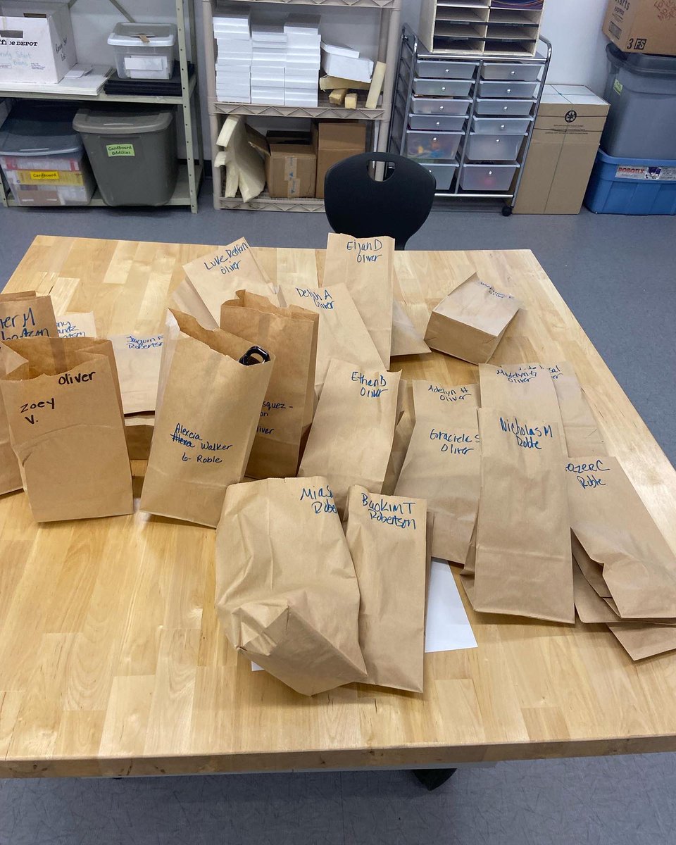 W Today Garden Lakes had their GRAND OPENING OF THE PBIS STORE! Our leadership team help fill all the orders and we had a ton of students purchase items using their PBIS points. Students can earn PBIS points for having behavior that is either safe, respectful or responsible. ♥️🖤