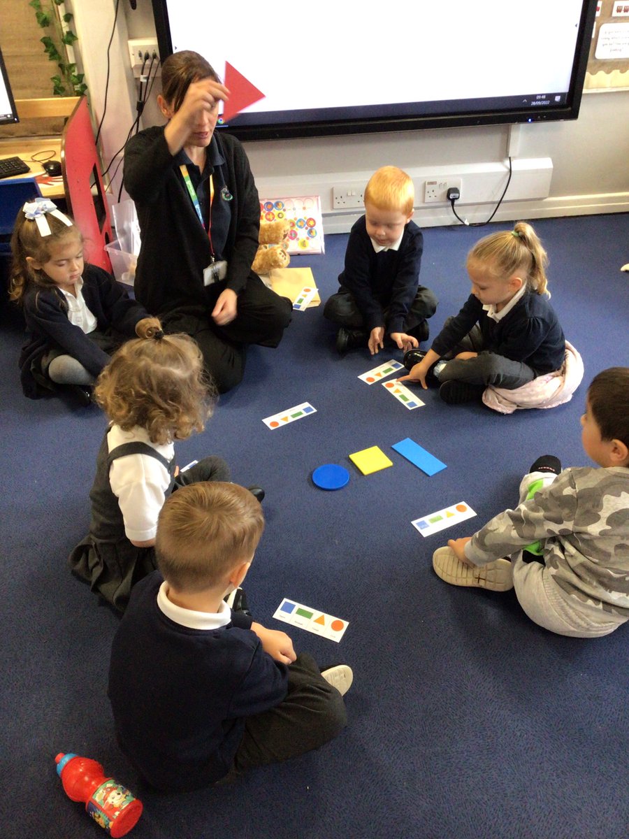 easterside_a's tweet photo. Nursery were able to join in and show their knowledge on shape recognition. We used the shape frieze to match the shapes shown, found the correct shapes when giving the shape names and we are beginning to find the correct shapes when giving their properties. #EastersideMaths https://t.co/Mibg5nh6eh