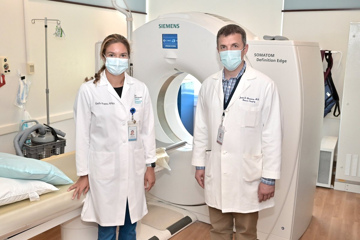 GreenHosp's tweet photo. Longtime smokers at increased risk of developing lung cancer now have access to an innovative screening at Greenwich Hospital using low-dose CT scans that could significantly increase five-year survival rates: https://t.co/TCXSSUgl1s. https://t.co/dcPO3YgVea