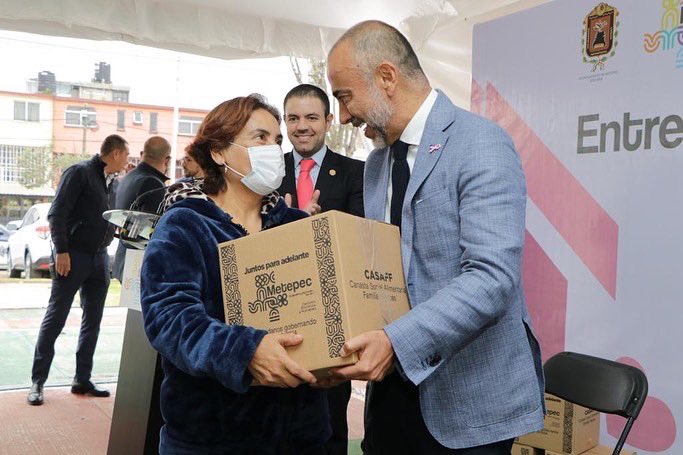 FerFlores_Emp's tweet image. Caminando y resolviendo con mis vecinos del fraccionamiento Rancho San Lucas. 

Es un orgullo vivir en #Metepec. 

¡Juntos jalamos mejor!