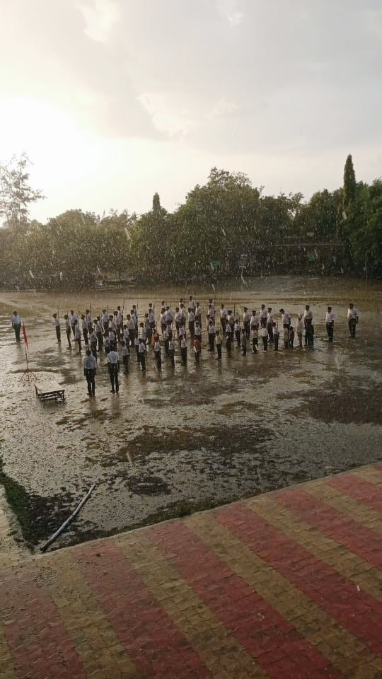 SirRavigupta's tweet photo. भविष्��� का पथ उज्वल करने शक्ति संचयन साधना।
निशिदिन प्रतिपल चलती आयी, राष्ट्रधर्म आराधना।।
#Vijayadashami2022 https://t.co/x9WCxGVdrw