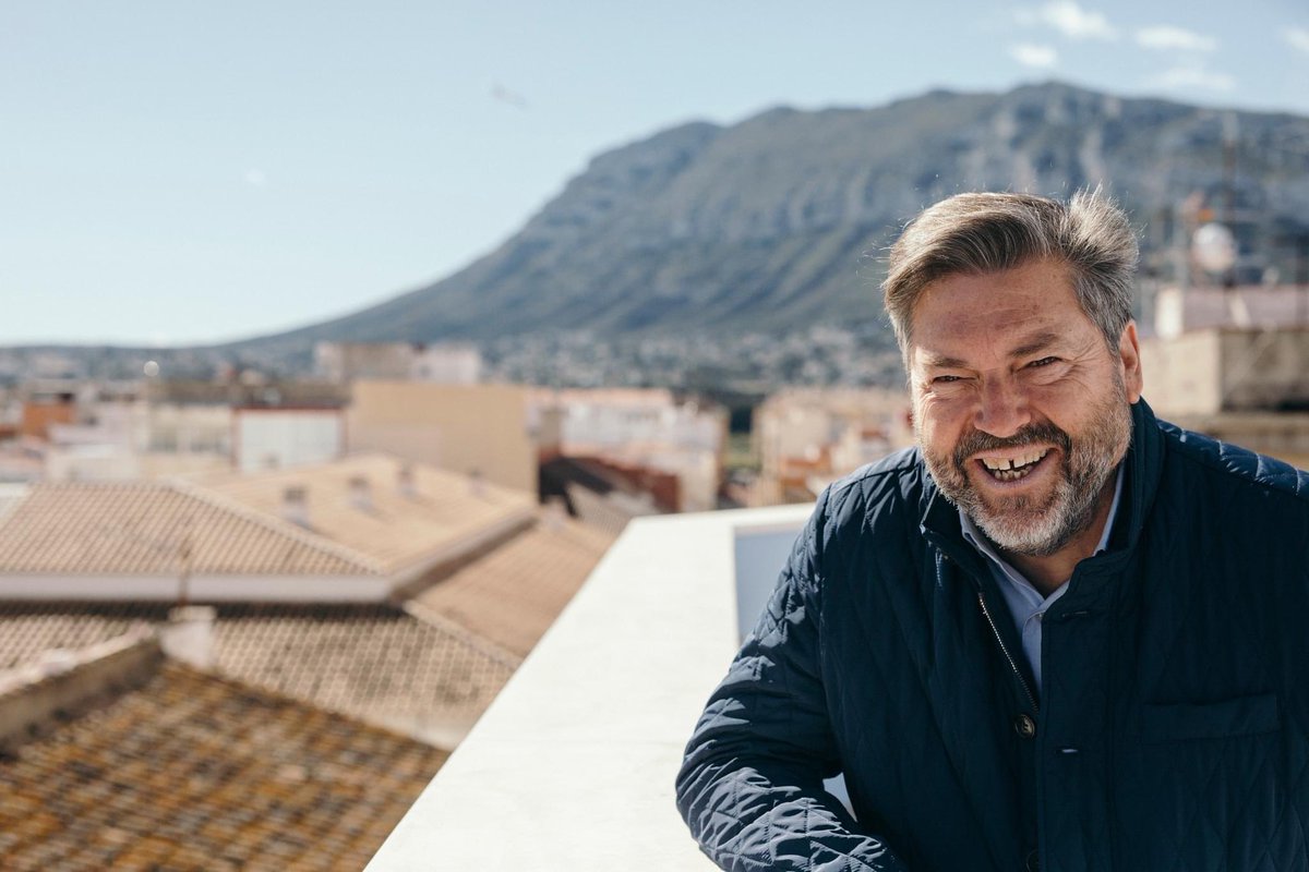 <a href="/Rafa_Carrio/">Rafa Carrió</a>, el nostre candidat a l’alcaldia de #Dénia, ja te pàgina a #facebook 👉 m.facebook.com/rafacarriodeni…