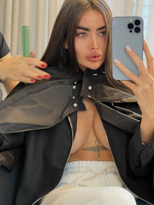 What you doing #today honey?🥰  #haircut https://t.co/soBZT4zuyM<a href="/tag/today"class="tags">#today</a><a href="/tag/haircut"class="tags">#haircut</a>