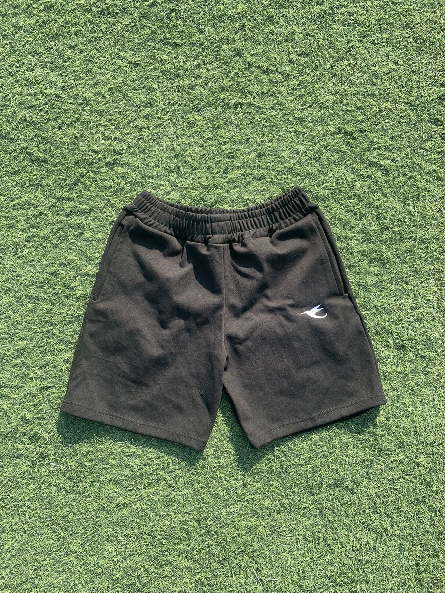 Prommy15's tweet photo. The sylphh short is available in limited quantity. 

N8000

Send a DM or WhatsApp +2347038227035 https://t.co/pu81Z8S7uL