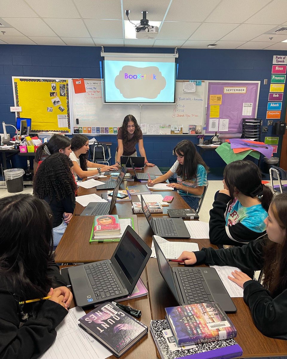 NISDVale's tweet photo. Ms. Cardwell’s classes were engaged in learning communication today. After reading their novels, each of them created a book review to share with their peers.
#WeAreCommunicators
#RaysUp #RootedVale https://t.co/NhPkfC5UYt