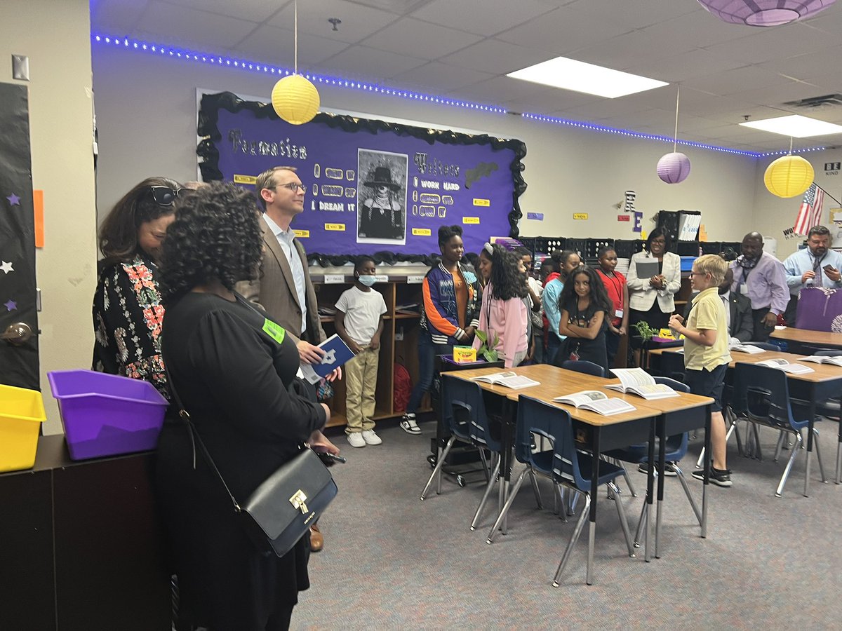 EvermanISD's tweet photo. TEA Commissioner @MikeMorath toured @TownleyEle_EISD this afternoon to experience the great learning going on at the school!  #evermanstrong #movingbeyondlimits https://t.co/lBK0kFfAx1