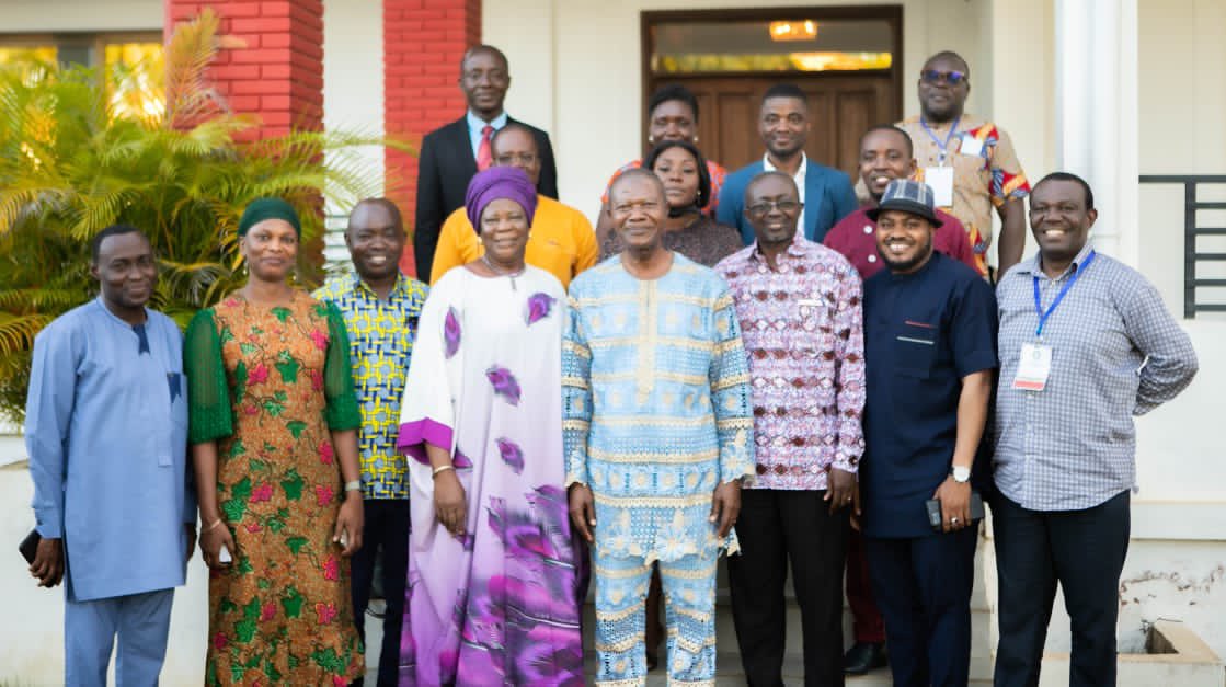 Ayaba60075209's tweet photo. Today, 5th October, 2022, The Ghana Ambassador to Togo ~ H. E Kofi Mensah Demitia hosted the Ecowas delegation at his Residence in Lome.
#5thlegislature
#ECOWAS
#Ayaba
#Mion https://t.co/PV38lodErj