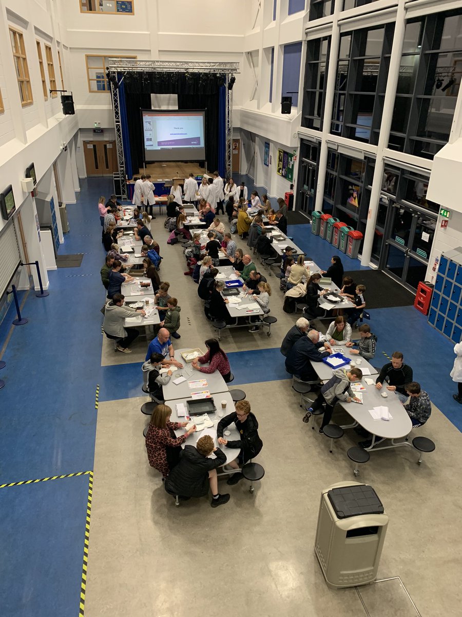 MattGBrown89's tweet image. Proud of our S6 STEM ambassadors for delivering a ‘cracking’ 🍳 evening of #familylearning at @StrathavenAcad S1 STEM family challenge! @YoungSTEMLeader