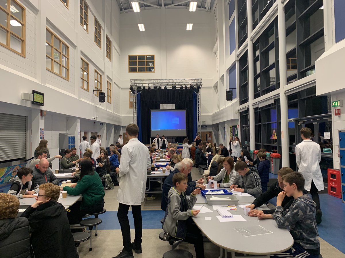 MattGBrown89's tweet image. Proud of our S6 STEM ambassadors for delivering a ‘cracking’ 🍳 evening of #familylearning at @StrathavenAcad S1 STEM family challenge! @YoungSTEMLeader