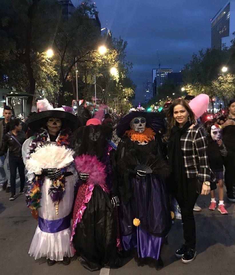 AlertaQro's tweet photo. 💀Catrinas y catrines desfilarán por el centro histórico este 1 de Noviembre.
 
📌Tras un año de suspensión por pandemia, queda confirmado que el desfile de catrinas y catrines de Querétaro ¡regresa este año!

Aquí todos los detalles ➡️https://t.co/dEsmWmmA23 https://t.co/PV4SbmW3Iu