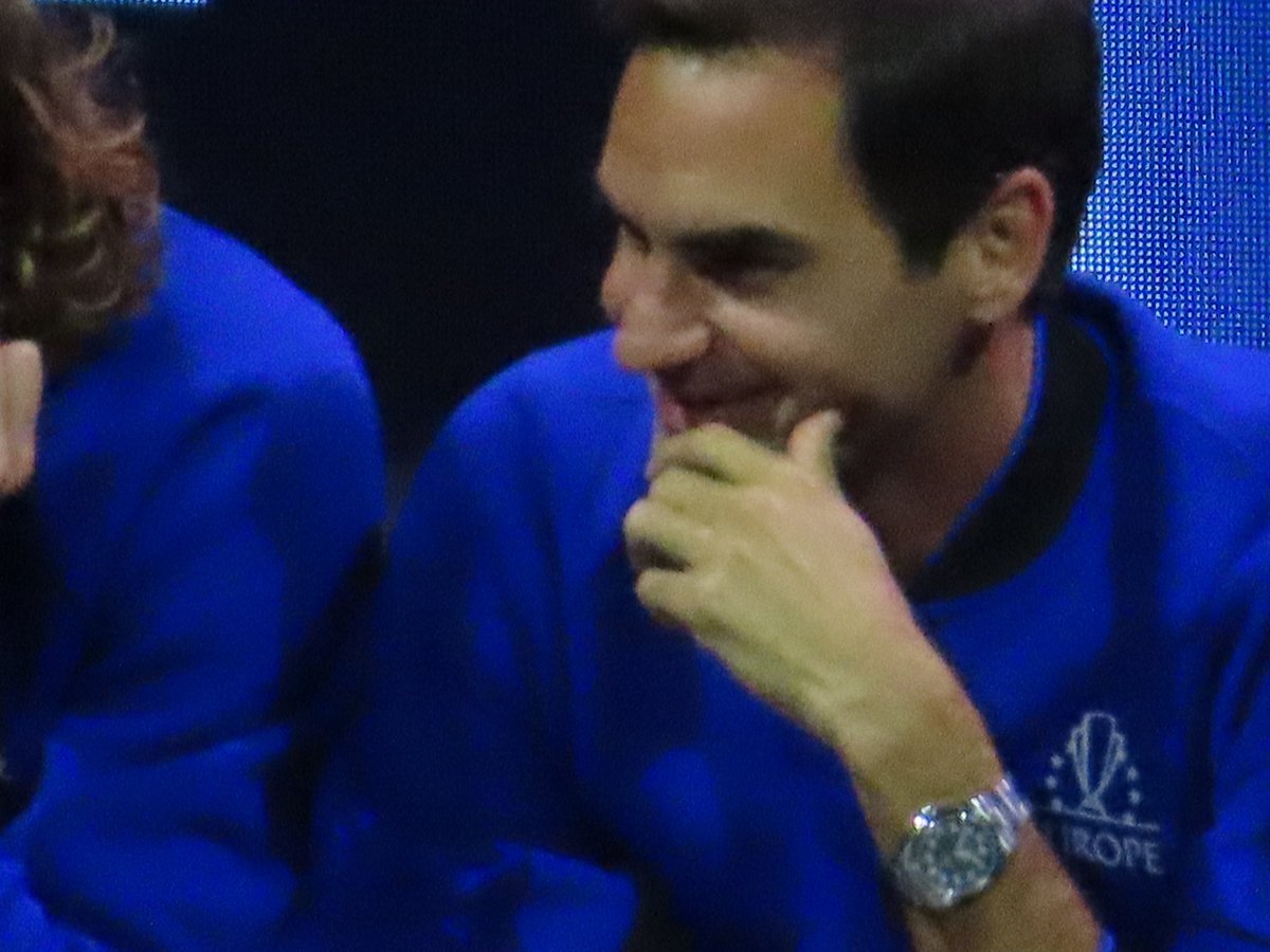 Scarlett_Li's tweet photo. 🎥#LaverCup 1️⃣7️⃣ - more #Muderer 💪🏼🤗 Roger & Andy https://t.co/OkTmzgDRHK