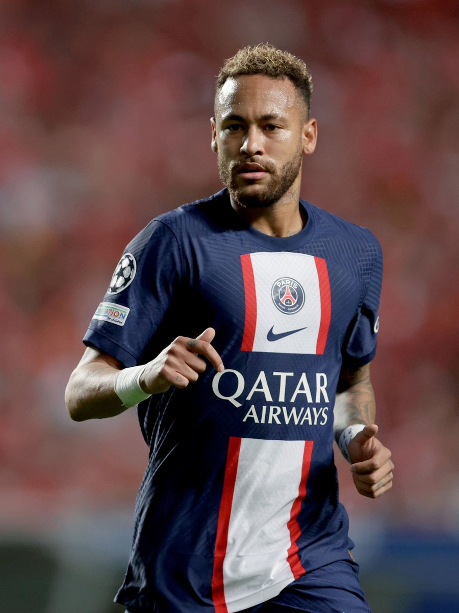 Neymar deixa farpas

"Joguem futebol, joguem futebol"