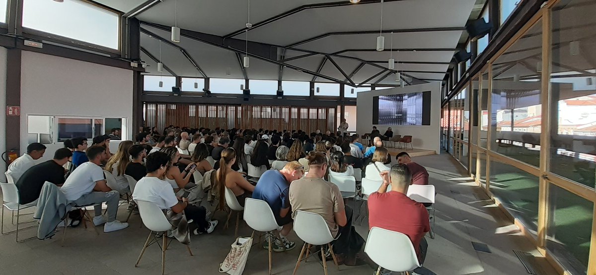 Fundación Arquitectura COAM (@fundacoam) on Twitter photo Aforo completo en la conferencia del #arquitecto Eduardo Arroyo, para inaugurar el curso 2022-2023 de <a href="/ArquitecturaUE/">Arquitectura UE</a> con la colaboración de <a href="/FUNDACOAM/">Fundación Arquitectura COAM</a> puedes verlo en diferido en coam.org/es/fundacion/a… Aforo completo en la conferencia del #arquitecto Eduardo Arroyo, para inaugurar el curso 2022-2023 de <a href="/ArquitecturaUE/">Arquitectura UE</a> con la colaboración de <a href="/FUNDACOAM/">Fundación Arquitectura COAM</a> puedes verlo en diferido en coam.org/es/fundacion/a…