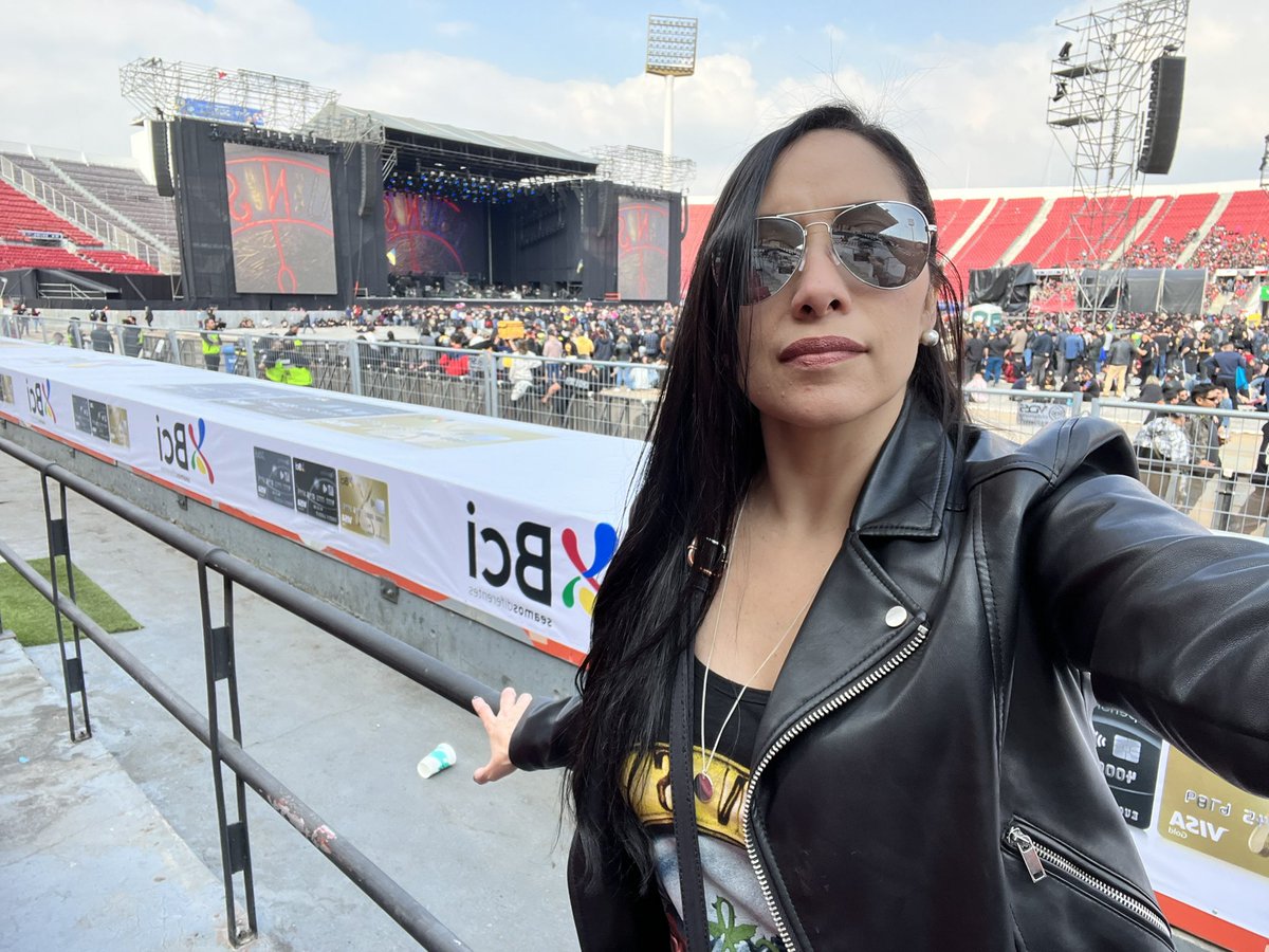 nannylopez's tweet photo. @gunsnroses I am! 🎸🤟 https://t.co/9T6IIbUv2i