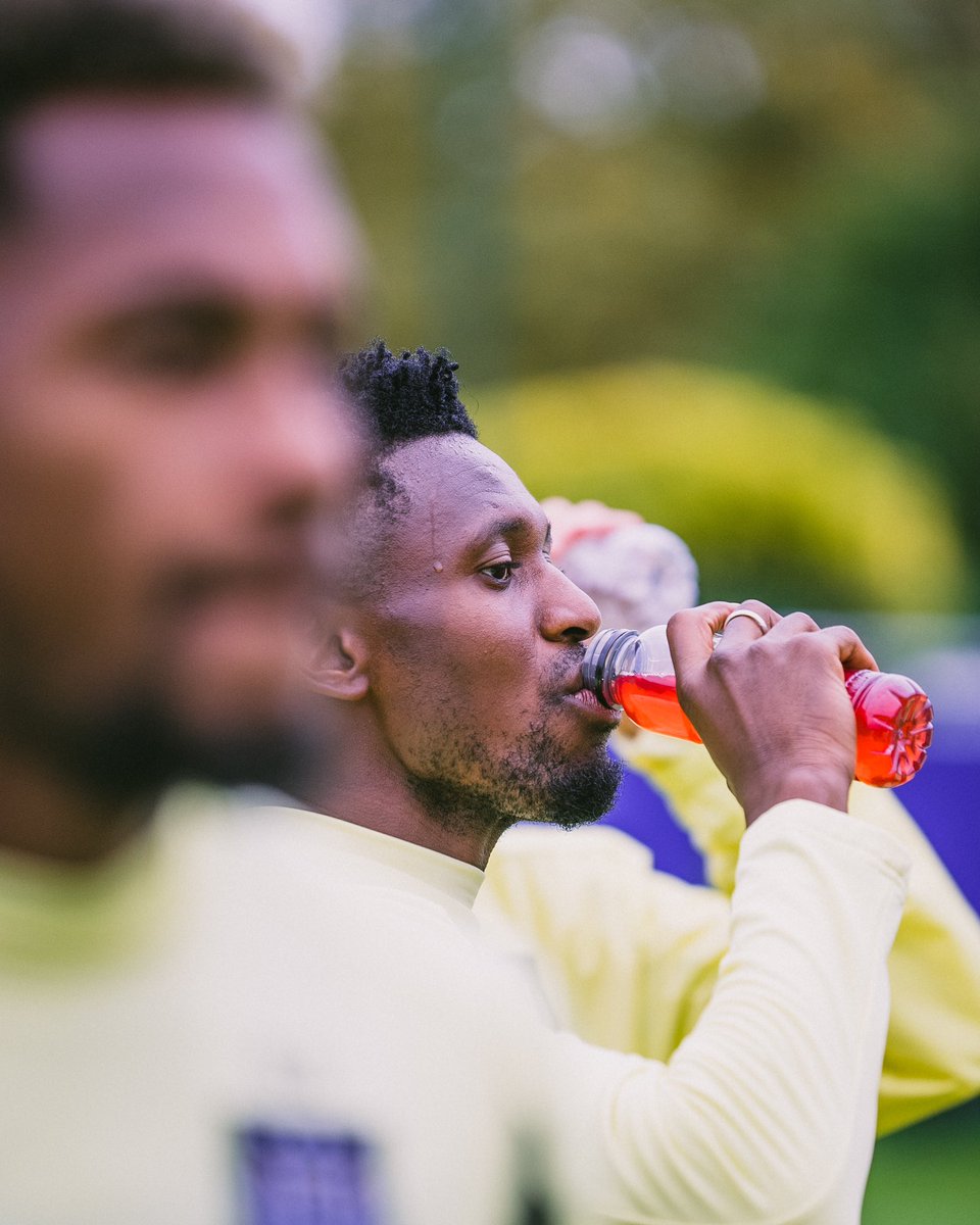 SportContents's tweet photo. Amadou Diawara et @rscanderlecht 🇧🇪 préparent la réception de @WestHam en @europacnfleague ce jeudi⚡️✊🏾
#UECL #ANDWHU 🟣⚪
#ExpertsFoot224 https://t.co/cDl943eaZz