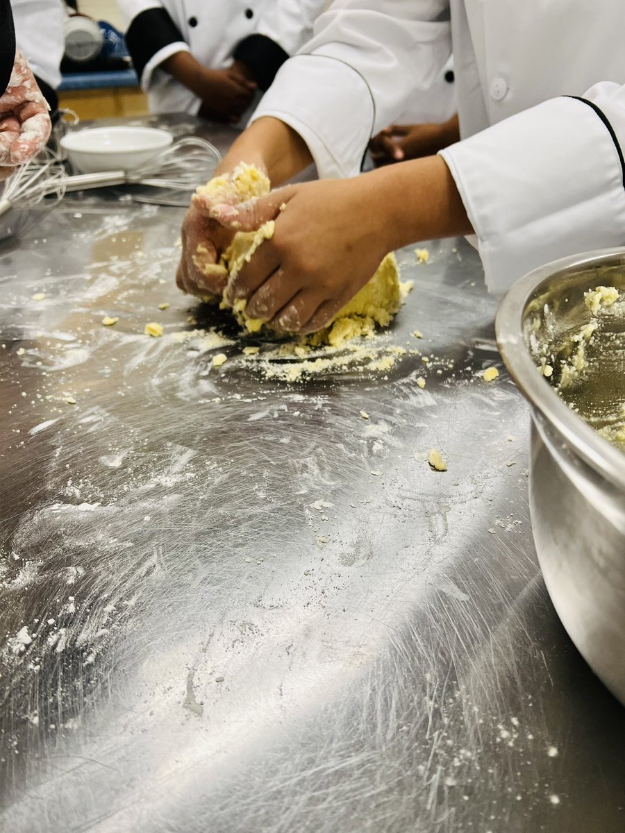 Chef Guy Dongué tweet media