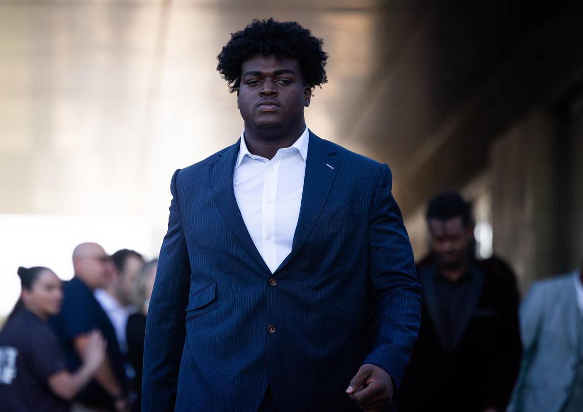 Tyler Smith through 4 weeks:

• 150 pass blocking snaps
• 1 sack allowed

The Cowboys rookie tackle has been making a difference early 👀
