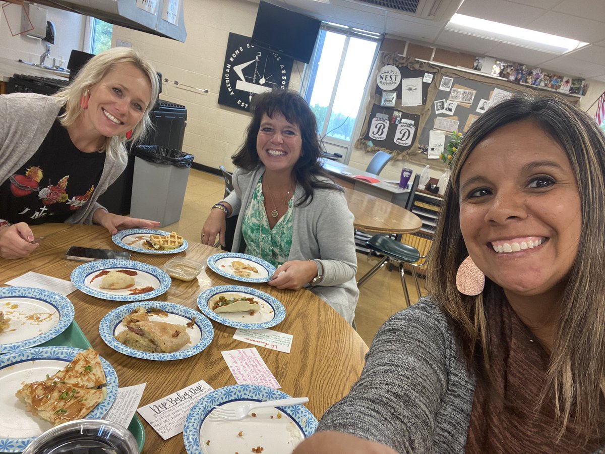 BCCHS Family & Consumer Science (@bcchs_fcs) on Twitter photo Culinary 2 made it smell all sorts of delicious in 600 hall today with their food trucks! They had $2.50 to make food for their group plus one. They did FANTASTIC! And the best part, we had a mini reunion with <a href="/gordomomma/">Cindy Gordon</a> judging them. Ray of sunshine that one! Culinary 2 made it smell all sorts of delicious in 600 hall today with their food trucks! They had $2.50 to make food for their group plus one. They did FANTASTIC! And the best part, we had a mini reunion with <a href="/gordomomma/">Cindy Gordon</a> judging them. Ray of sunshine that one!