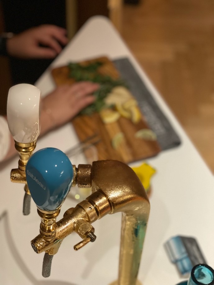 tableauwater's tweet photo. Elevate your Events with our signature Water Sommelier Service.
#tableauFilteredWater #tableauWaterEvolved #WaterEvolved #FollowtheBottle #FilteredWater #FilteredWaterSolutions #SparklingWater #SparklingandStill #ZeroWaste #watersommelier #premiumevents https://t.co/hTdTW2ctbw