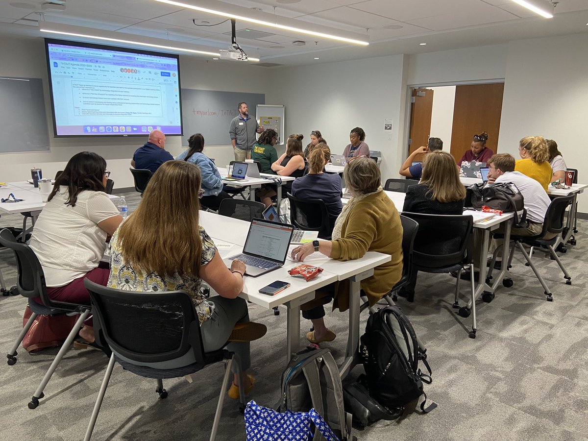 LEISDDigLearn's tweet image. First #InTAcT meeting of the year! 🥳 Special thanks to everyone who joined us! @jwisemantech @MJ_teaches @MelHeckman_DLF