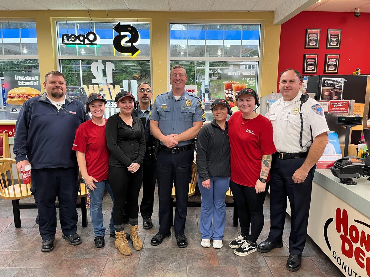 websterpd's tweet photo. Here are a few pictures from@our #CoffeeWithACop event. Thank you to @dunkindonuts and @HoneyDew_Donuts for their hospitality! Check out Facebook page for more! https://t.co/kjKIc1QP5O