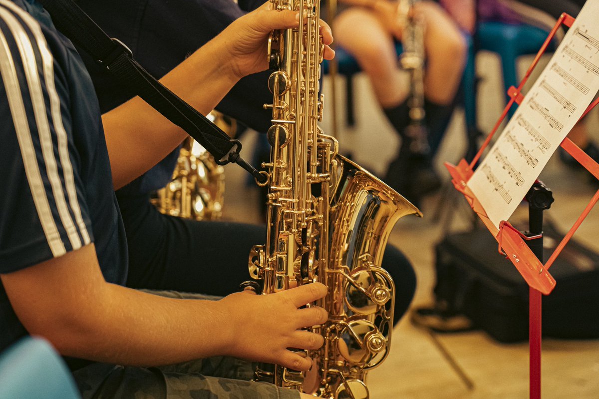 cerddcf's tweet photo. Pam chwarae cerddoriaeth?? #Ffrindiau #teulu #perthyn #chwerthin #dysgu
Why play music?? #Friends #family #belonging #laughter #learning
Dewch i chwarae / Come and play ☺️🎶🎷🎻🥁 https://t.co/IzYJZRjjEh