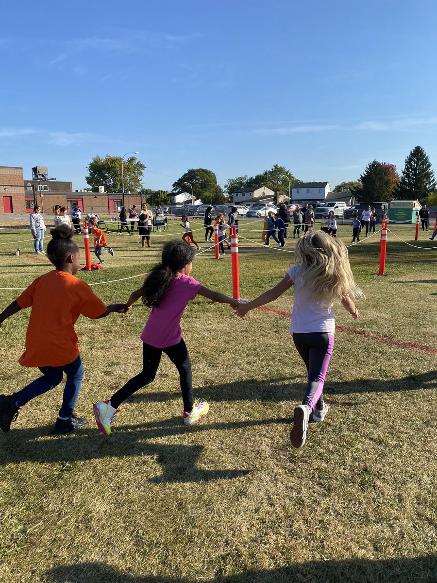 It was a beautiful day for the Hiller Fun Run! Third graders had a great morning🧡☀️ <a href="/hillerwildcats/">Hiller Elementary | The Lamphere Schools</a> #wearelamphere