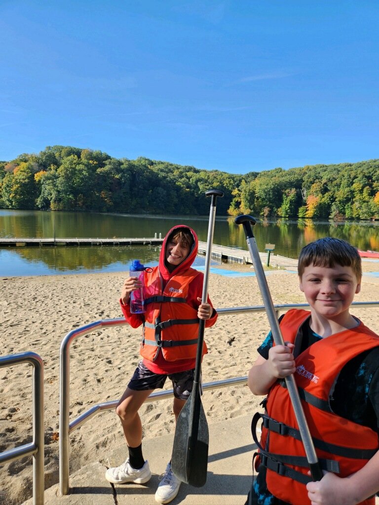 ArtesiansUnited's tweet photo. MARTINSVILLE SCHOOLS!
HYPE PROGRAM STUDENTS CANOE AT BRADFORD WOODS.
#CommunityIsStrength
@MSDMartinsville
@ArtesiansUnited
@AllThingsBell
@BradfordWoodsIU
@ericbowlen https://t.co/Hov0KiXzLS