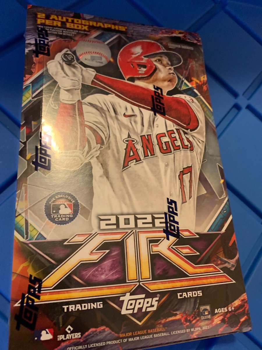 CardPurchaser's tweet image. Who wants a free 2022 Topps Fire hobby box with 2 autographs inside? 

- Follow @CardPurchaser 
- Retweet this tweet
- Comment with what two autographs you would hope to get!

Winner drawn Thursday night, Oct 6 at 9pm Central!