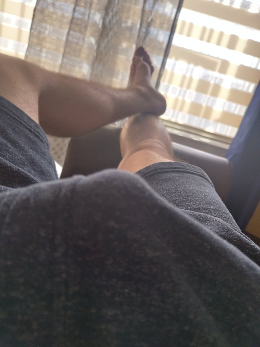 Ricky_Falcon22's tweet photo. Estudiando...... @encuentrosjrz @cruising_jrz @GrinderJrz 

Más contenido 
https://t.co/Dpct8oQEUC

#amoryfuego
#gay #feet #feetfinder #piesmasculinos #encuentrogaymty #encuentrogayjuarez #juarezgay #bigdicksoftwitter https://t.co/xmSHtV5dIV