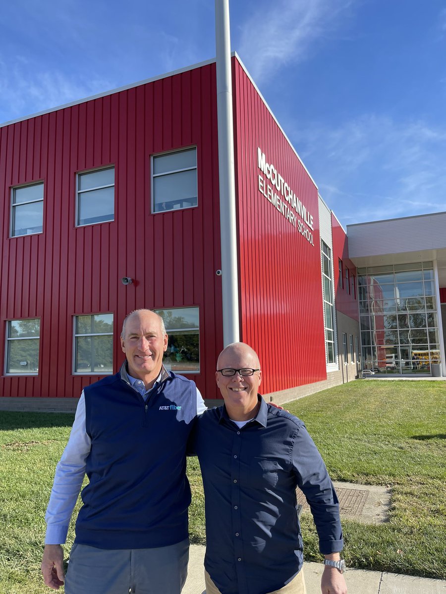 WillTownTech's tweet image. Great to spend the day with @ATT on a fiber tour in #Evansville IN - John's an incredibly smart guy with a great sense of humor - we talked #fiber #LEO &amp;amp; more