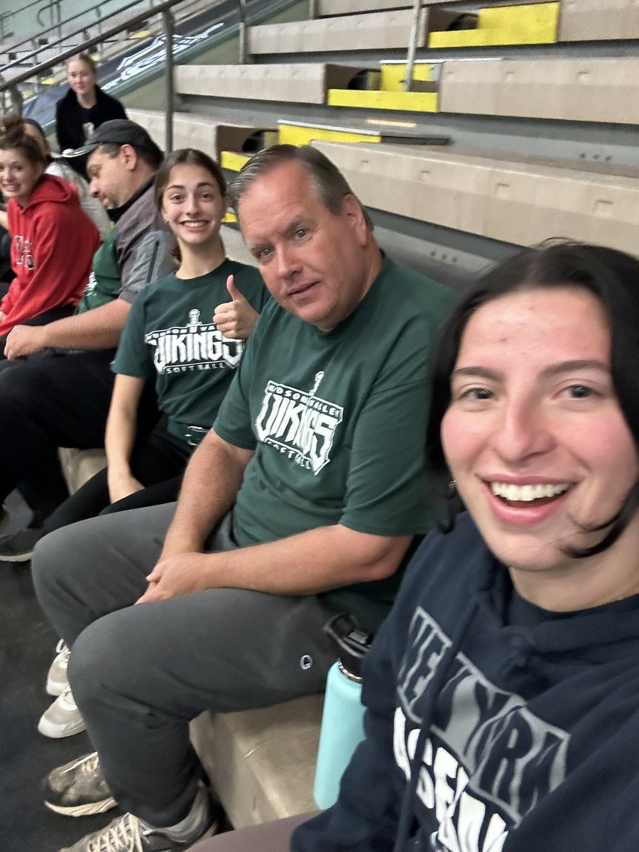 HVCC_Softball's tweet photo. #RollGreen https://t.co/g3ikD0vMa7