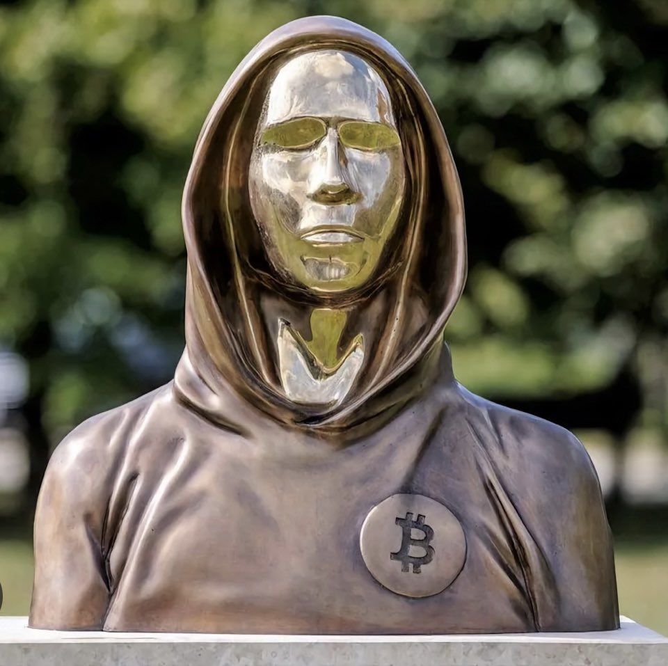 techconcatalina's tweet photo. SATOSHI NAKAMOTO: 

🔹Creó #Bitcoin 
🔹Creó un código abierto
🔹Mino con su propia computadora  
🔹Corrió el software dos años 
🔹Billonario #Bitcoin 
🔹 Desapareció para contribuir a su descentralización 

#Leyenda #UnCrack https://t.co/gs4qrB4qrM