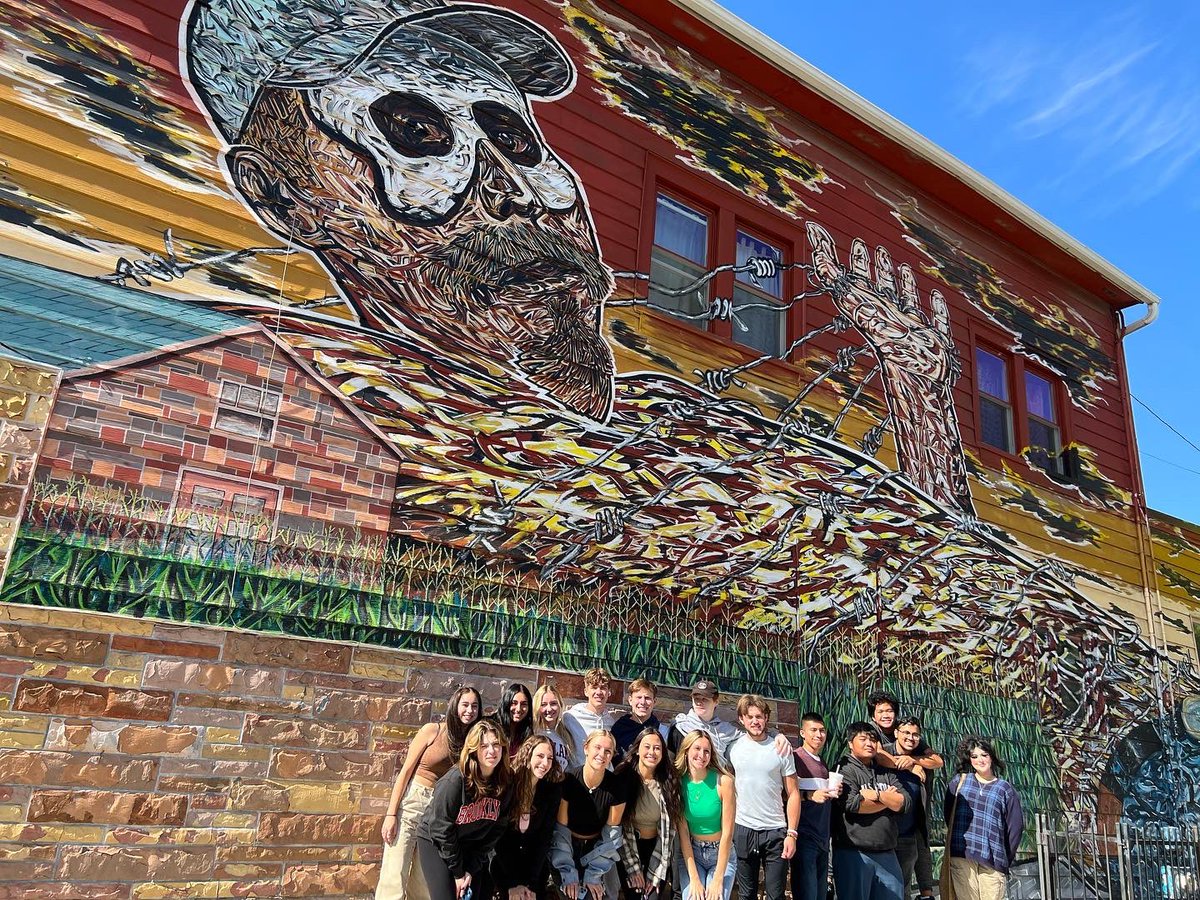 GEWorldLangs's tweet photo. Spanish AP and Spanish 5 field trip to explore Pilsen, enjoy the museum exhibits, view the beautiful murals and eat some authentic Mexican food! @GlenbardDist87 @GE_Rams https://t.co/KDb6HPYK9p