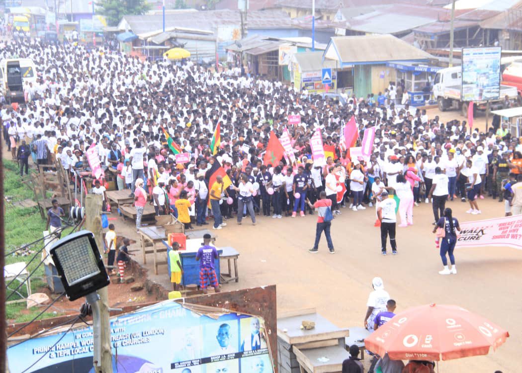 bcighana's tweet photo. There was a massive turnout! Thank you for your participation. BCI is forever grateful 🇬🇭 Let’s keep fighting for the Cure! #BreastCancerAwareness #earlydetectionsaveslives #breastcareinternational #GhNCDA https://t.co/Jd0jhHeaI6