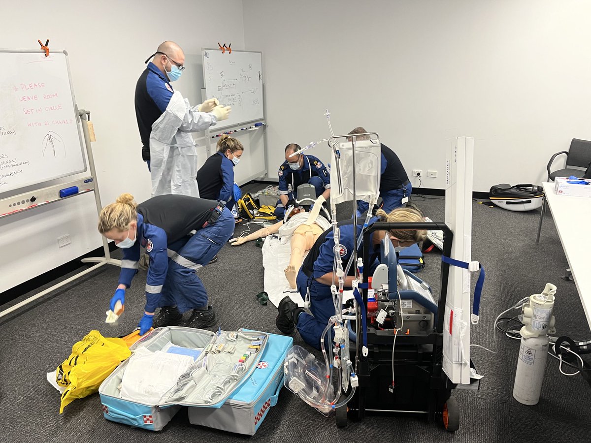 Had the privilege this week of seeing ⁦@NSWAmbulance highly skilled ⁩ paramedics & Emergency Medicine Specialists training/trialling ECMO for potential applications outside hospital environments. Thank you to our ⁦@NSWHealth⁩ team for pushing limits 4 patient care.