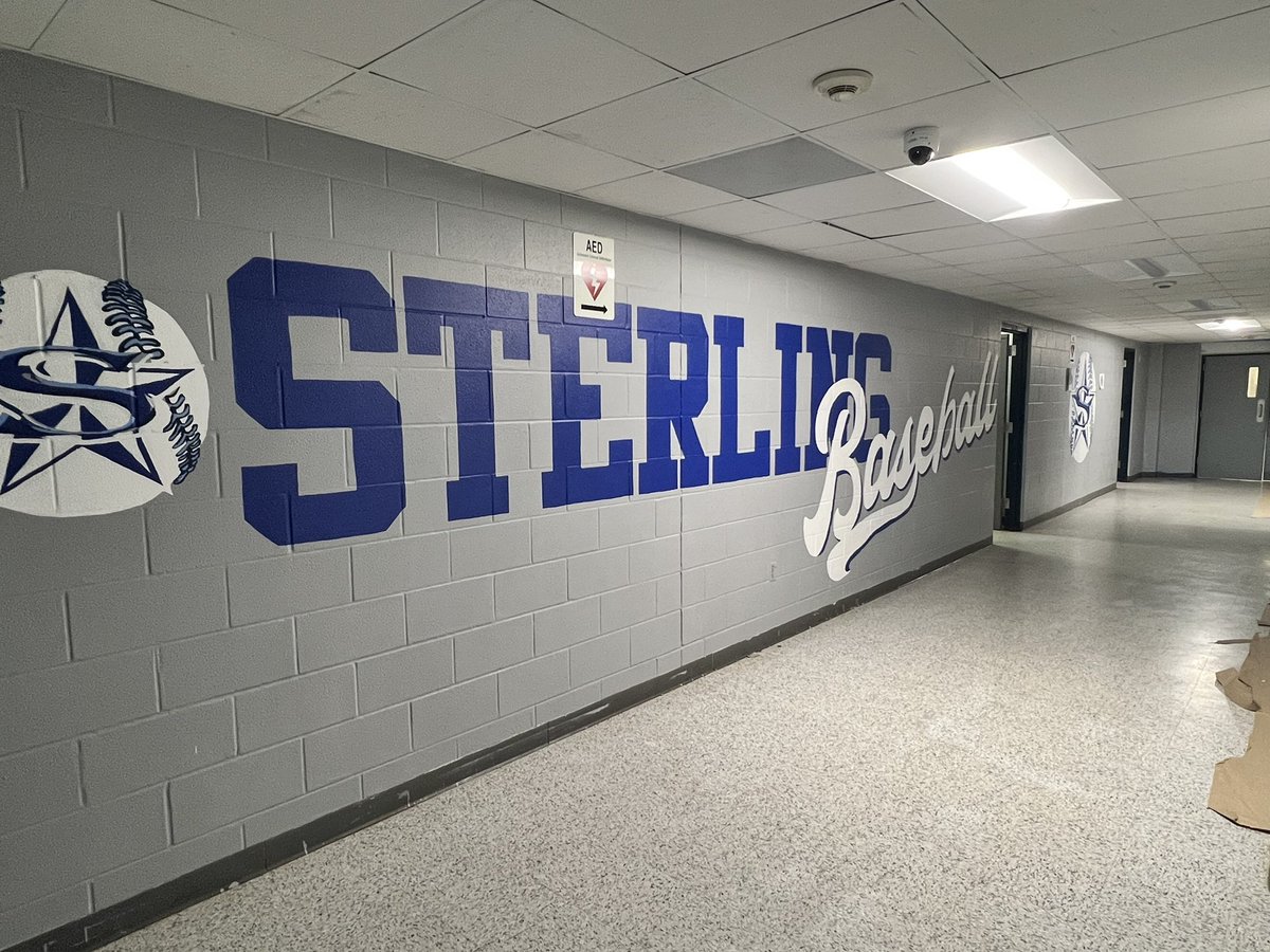 RSS_Baseball's tweet photo. BIG BIG shoutout to @rssartdept for getting our hallway ready for season!! https://t.co/qhLFhNOQt2