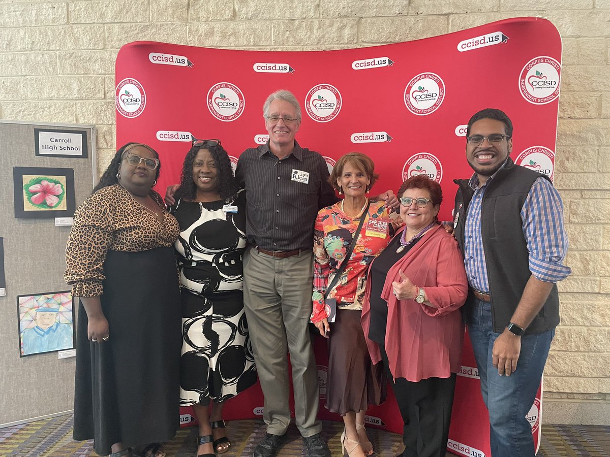 ArmonAlexForCC's tweet photo. 🍎 Happy #WorldTeacherDay to all of our beloved educators. The truth is it’s hard to be an educator these days. 🗣️We can value & support our teachers by listening to them & delivering on what they need. Invest in our youth!
#ArmonAlexForCC #CorpusEducation #MoveCorpusForward https://t.co/veiMyljimb