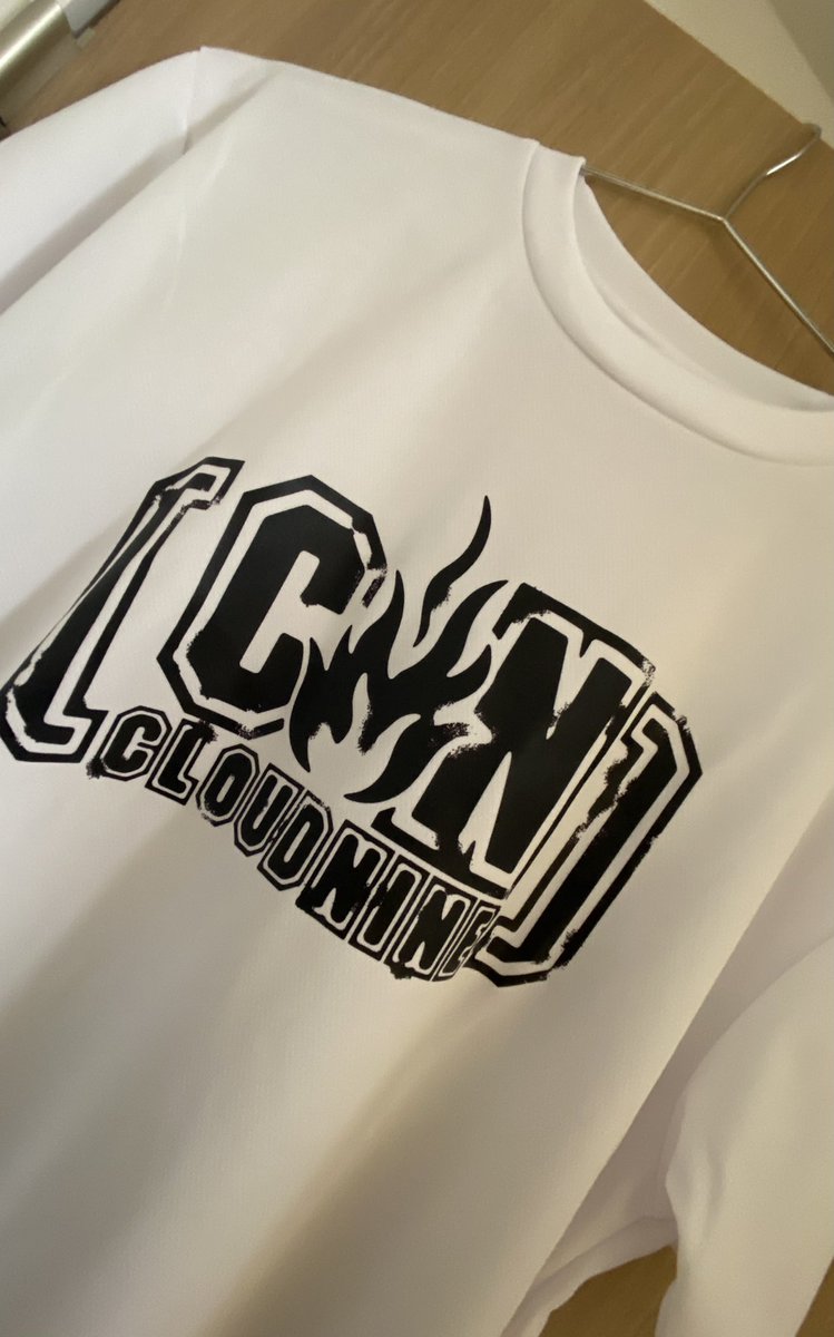 reborn26n's tweet photo. 昨日届いたこちらのTシャツ。
このロゴ。とても懐かしいです。
目黒ライブステーションCLOUDNINE&夜叉 ”限定復活祭”、楽しみにしてます。
#Cloud_Nine #夜叉 #目黒ライブステーション https://t.co/PpMkY3e3JT