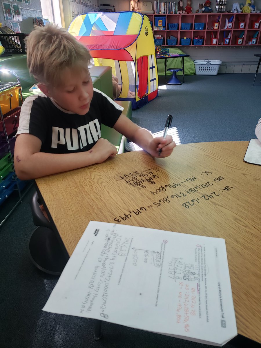 MrsSJGreen's tweet photo. Problem solving with Eureka math! @RVRoadrunner https://t.co/EO4yOVt4Pr