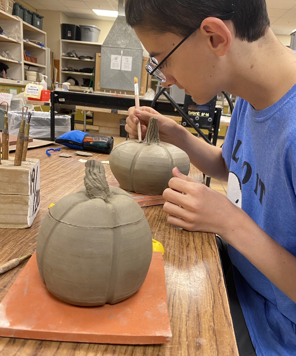 ddhanisch's tweet photo. @Ops_Burke Clay Club’s October theme is “Pumpkin Spice”. You have 3 more chances this month to create a spicy (or sweet) pumpkin. Clay club meets Wednesdays, 3:15 pm - 5:00 pm. Sign up in Room 241 with Miss Hanisch! #pumpkinspice #clayclub #pumpkin #jackolantern https://t.co/4TjIgVmOav