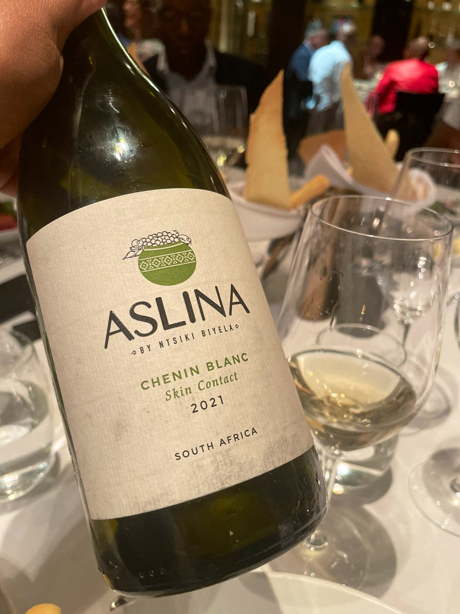 Throughmywinegl's tweet photo. High Vibrational wines only thanks you Ntsiki x @AslinaWines & @OOCapetown Luvo Ntezo ππΎππΎ
#CapeWine2022 #Pyda #Piwosa #wosa #Sauvignonblancsa #CheninblancSA @Wendy23453876 @WOSA_ZA @WOSACanada @WOSA_USA https://t.co/ZQ3WAvnfUw