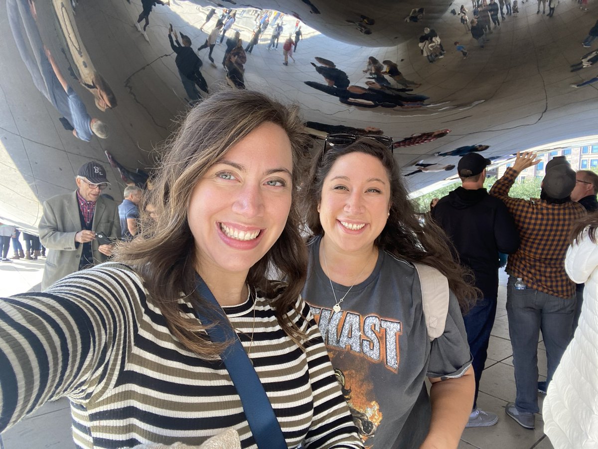misspaigeallred's tweet photo. Thankful for a sister who gives me free flights ✈️🏙 #AllredSisters #SouthwestAirlines #sister #flySWA #Chicago https://t.co/b0vw80UAHZ