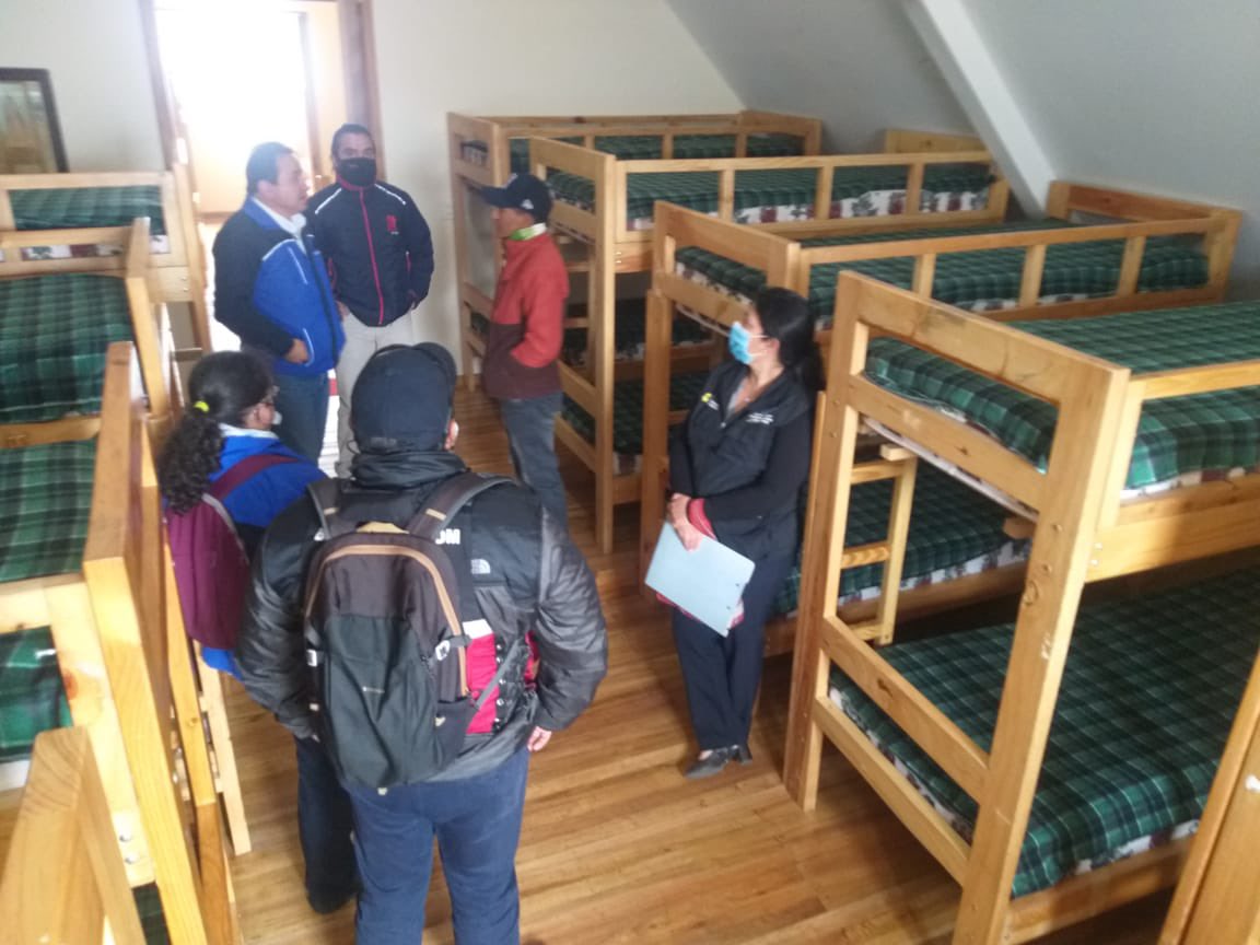 riobamba's tweet photo. Como parte de la administración del Refugio Carrel en la Reserva de Producción de Fauna #Chimborazo el equipo técnico de la Dirección de #Turismo del @MuniRiobamba en conjunto con lan entidades de control realizaron una visita técnica para cumplimiento de normativa legal https://t.co/ZQ8xQ1zLhT
