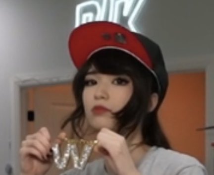 OTK at TwitchCon 🏝️ on Twitter: "@emiru @essencemakeup another Emiru