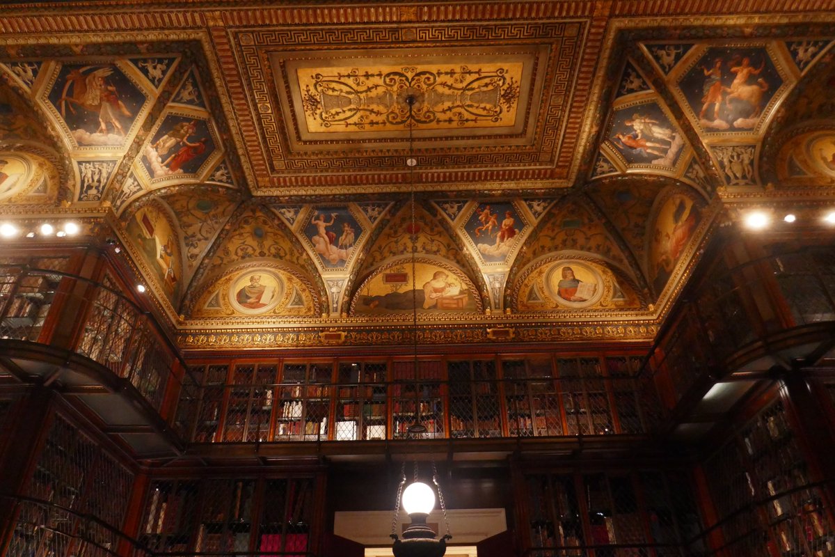 Gracey81698445's tweet photo. The #themorganlibrary #NewYork is a house full of treasures: paintings, books, manuscripts, ancient jewellery and so much more. What a joy to see such a wealth of manuscripts and books.
#PierpontMorgan #BelledaCostaGreene #womenpower
#librarylove https://t.co/DssJe4bfFr