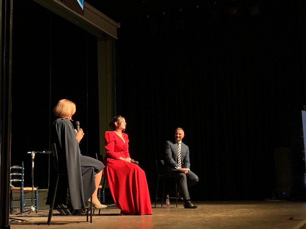 tmdigitalg's tweet photo. #AniversarioTM | Antonia Rueda y Claudia Fuentes destacan la importancia de tener referentes en sus vidas para conseguir lo que uno quiere.
#Fimafy @aytogr @Grupo2000CF @doctor_trece @Grupo_Rodych @motordos2020 @cahucholas #360videofiesta #candilsuite #anvimur https://t.co/X247trsCgF