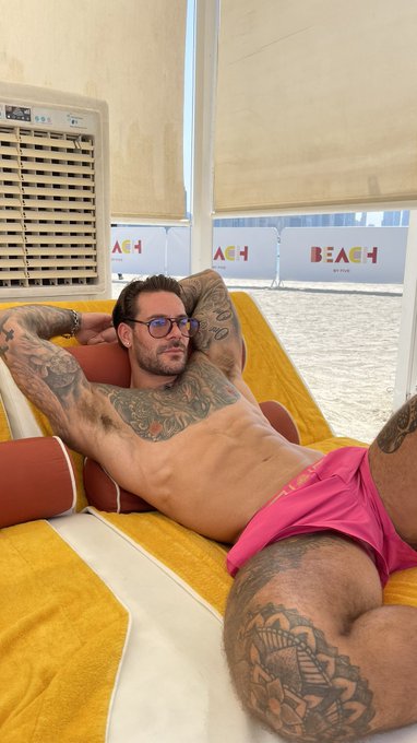 Meet me at the beach baby&hellip;? https://t.co/WyPa6y8N08<a href="/tag/sizetwitter"class="tags"><span>#sizetwitter</span></a><a href="/tag/macrophillia"class="tags"><span>#macrophillia</span></a>